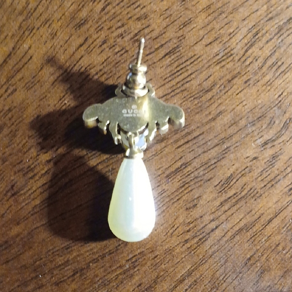 Elegant Gold and Cream Bee Earrings - Picture 5 of 8